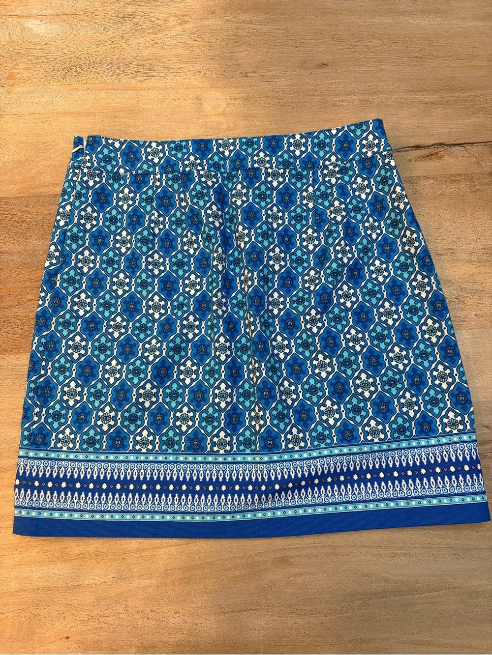 Talbots Blue Medallion Print Cotton Blend Mini Skirt Size 6 Side Zip Lined - Picture 3 of 6